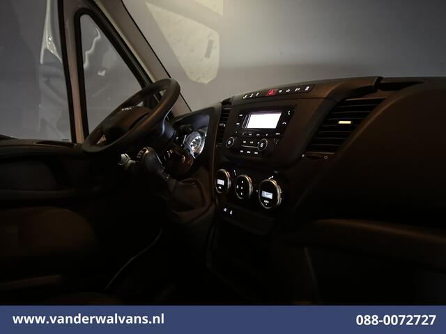 Iveco DAILY 35S16 157pk L3H2 Euro6 Airco | 3500kg trekvermogen | Parkeersensoren Bijrijdersbank