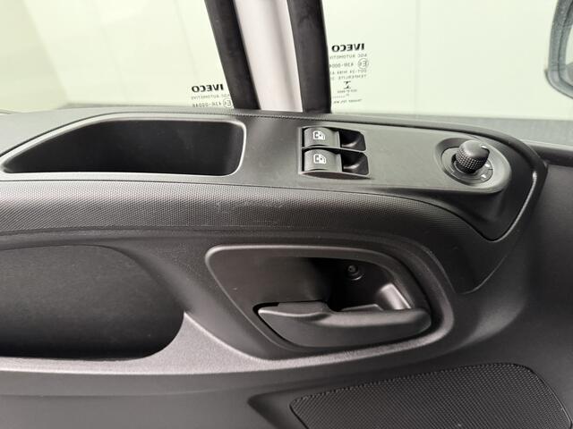 Iveco DAILY 35C16 Bakwagen | Laadklep | Camera | Multimedia | Airco | 3-Zits