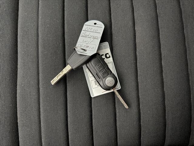 Iveco DAILY 35C16 Bakwagen | Laadklep | Euro 6 | Camera | Multimedia | 3-Zits