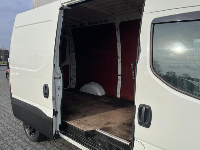 Iveco DAILY 35S16V 2.3 352 L2H2*AUTO.M*HAAK*CRUISE*A/C*3PERS*