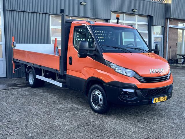 Iveco DAILY 35C14 2.3 375 Laadklep 500kg Trekhaak 3500kg trekgewicht Airco 2-Persoons Open laadbak Pick-up P-up Bakwagen Telefoonverbinding 1e eigenaar Euro 6 Bpm vrij !!!