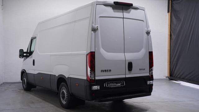 Iveco DAILY 35S16 160 pk L2H2 Airco ECC, Laadruimte Pakket Audio met DAB+, PDC achter, 3-Zits