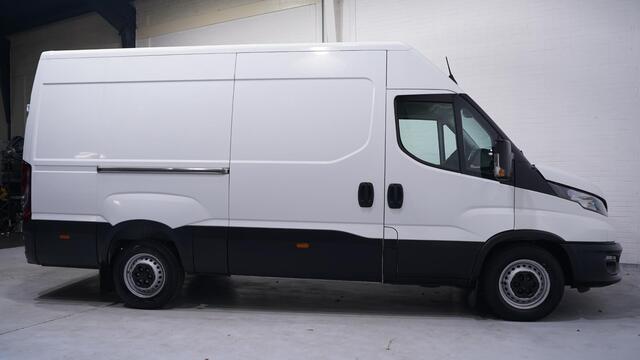 Iveco DAILY 35S16 160 pk L2H2 Airco ECC, Laadruimte Pakket Audio met DAB+, PDC achter, 3-Zits