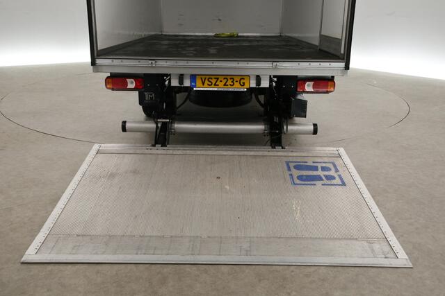 Iveco DAILY 35S18H 3.0 410 | 180PK | Bakwagen | Zijdeur | Laadklep | Laadbak | Airco | 3 Zits | Carplay