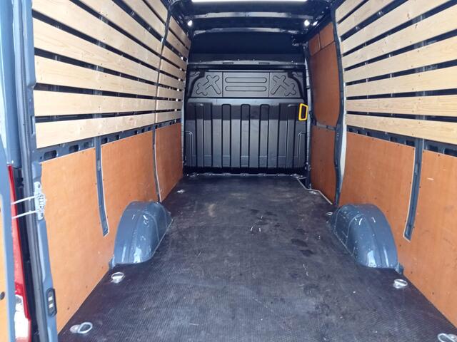 Iveco DAILY 35S16V A8 Luchtvering - Adaptive Cruise Control - Automaat - L3H2 - 2.3L 157pk - Camera - Trekhaak Standplaats: Groningen