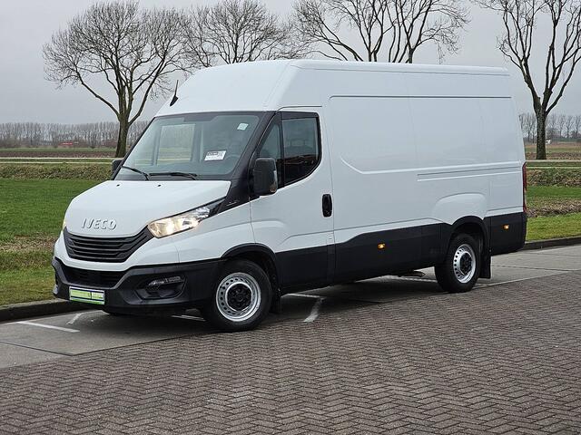 Iveco DAILY 35S14V 2.3 352 L2H2 Airco Cruise Control PDC Achter 3 Zits Euro6 136 PK!