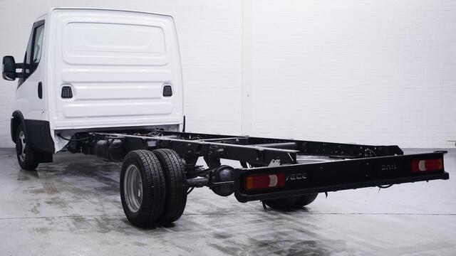 Iveco DAILY 35C14 140 pk Automaat Chassis Nieuw Apple Carplay, Dubbel lucht achter, Airco ECC, Cruise, 3-Zits