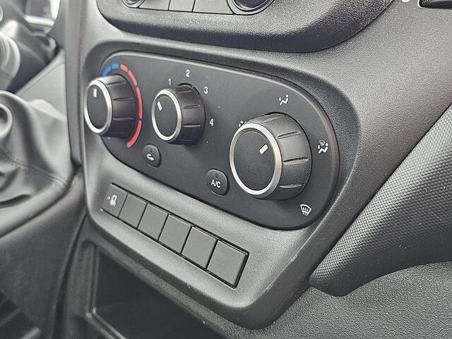 Iveco DAILY 35C16V 2.3 352 open llaadbak, 4m., 3.0L, airco, dubbel lucht, trekhaak, 23 dkm.