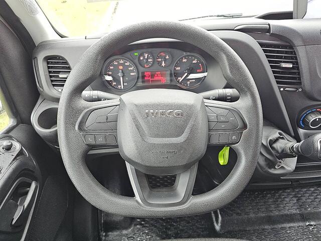 Iveco DAILY 35C16V 2.3 352 open llaadbak, 4m., 3.0L, airco, dubbel lucht, trekhaak, 23 dkm.