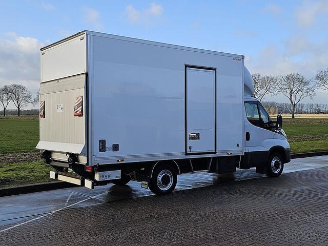 Iveco DAILY 35S14V 2.3 352 gesloten laadbak, laadklep, zijdeur, spoiler, automaat, airco