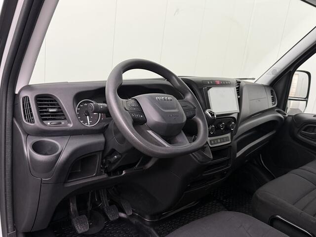 Iveco DAILY 35C16 Bakwagen+Laadklep | Multimedia | Trekhaak 3500Kg | Airco | 3-Zits