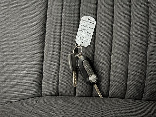 Iveco DAILY 35C16 Bakwagen | Laadklep | Euro6 | Airco | 3-Zits