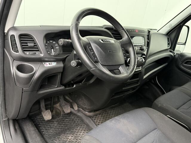 Iveco DAILY 40C180PK | 3.0Liter Bakwagen + laadklep | Airco | 3-Zits