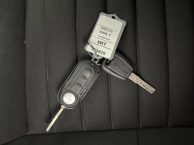 Iveco DAILY 35C16 Bakwagen+Laadklep | Euro 6 | Airco | Camera | 3-Zits | Multimedia