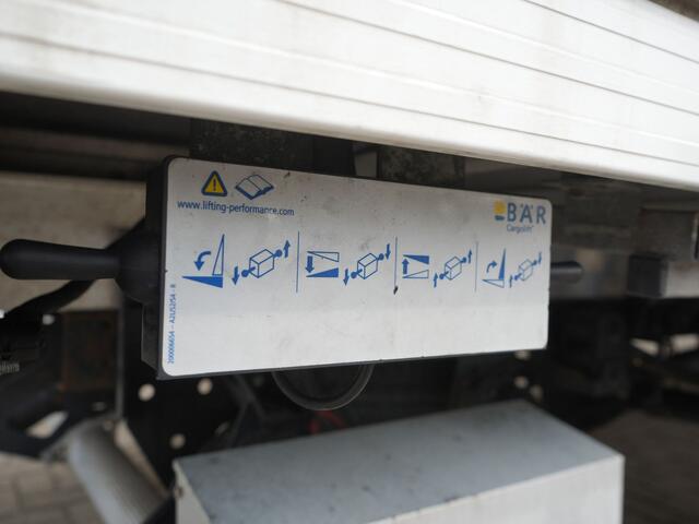 Iveco DAILY 35S18H 3.0 410 - 180 pk - All Seasonbanden - DAB+