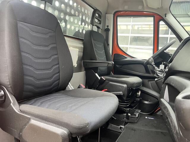 Iveco DAILY 35C14 2.3 375 Laadklep 500kg Trekhaak 3500kg trekgewicht Airco 2-Persoons Open laadbak Pick-up P-up Bakwagen Telefoonverbinding 1e eigenaar Euro 6 Bpm vrij !!!