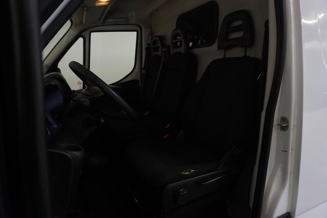 Iveco DAILY 35S14 140pk L2H2/L3H2 3500kg Trekhaak Airco Cruise