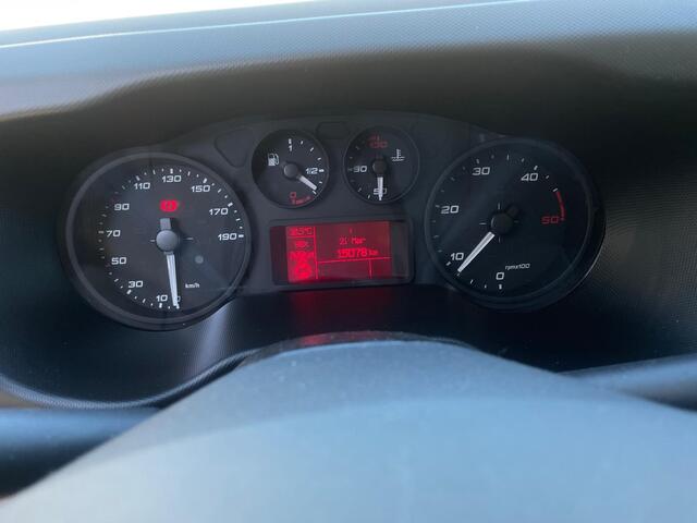 Iveco DAILY 3.0 35C 16 BAKWAGEN MET LAADKLEP > BPM VRIJ! Meubelbak met laadklep / Bakwagen + klep