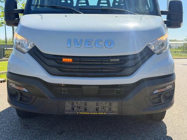 Iveco DAILY 35C18 Dubbelcabine Openlaadbak Automaat Airco Cruisecontrol Trekhaak