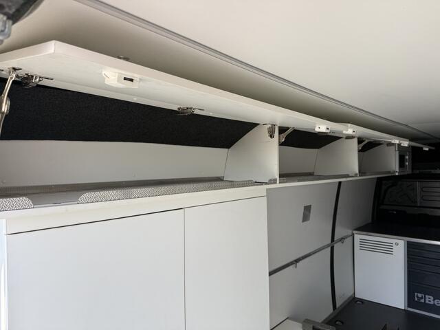 Iveco DAILY 35C21 3.0 210 PK AUTOMAAT L3H2 N1 / MOTORSPORT INRICHTING / LUIFEL / LUCHTSLANG / DUBBEL LUCHT / 3-ZITS