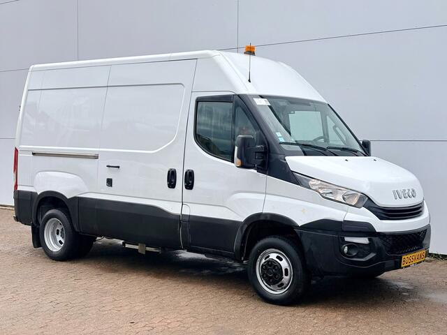 Iveco DAILY 35C14 2.3 L2H2 Dubbellucht Airco Camera Trekhaak 3,5t