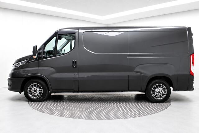 Iveco DAILY 35S21 3.0 210pk Hi-Matic Automaat Luchtvering | Automaat | 3,5t Trekgew. | Camera / Laadkasten / Trekhaak / Airco