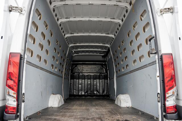 Iveco DAILY 35S14V 2.3 L4H2 | Automaat | 3.5T Trekgewicht | Climate | Cruise | Euro 6