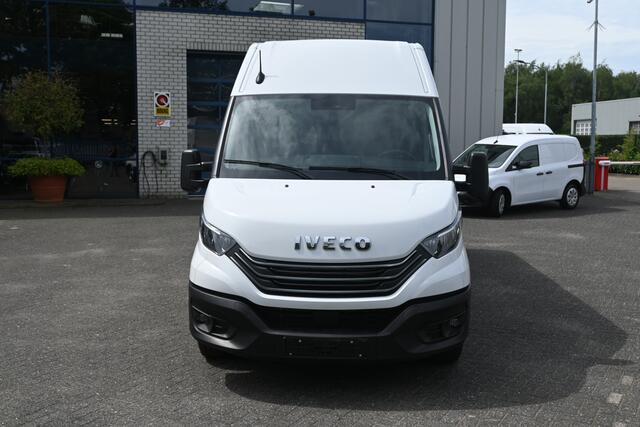 Iveco DAILY 35S18 L4H2 3.0 180 pk Hi-Matic LED, ACC, Geveerde stoel, Camera, Navigatie