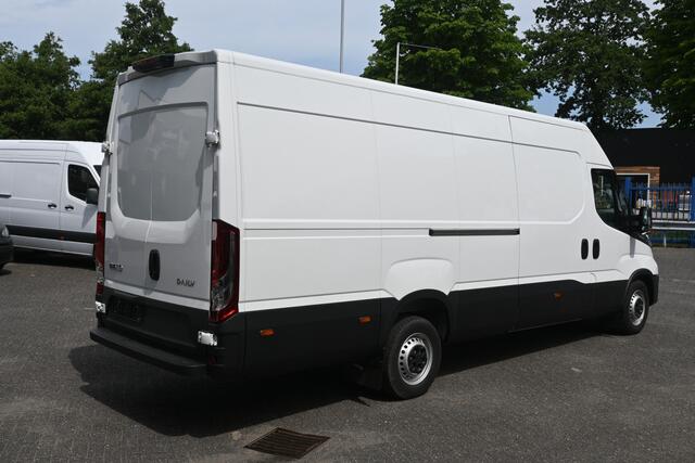 Iveco DAILY 35S18 L4H2 3.0 180 pk Hi-Matic LED, ACC, Geveerde stoel, Camera, Navigatie