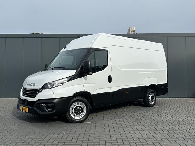 Iveco DAILY 35S14 2.3D FACELIFT / L2H2 / ** 28.436 KM ** / TREKHAAK / 3.500 KG AHG / 270 ACHTERDEUREN / ECC AIRCO / APPLE CARPLAY / 3 ZITS