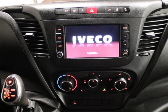 Iveco DAILY 35S14V AUTOMAAT L2H2 3500KG TREKVERMOGEN