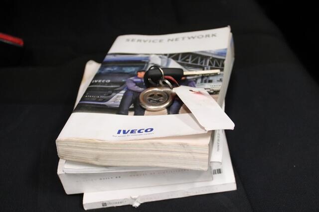 Iveco DAILY 35S14V AUTOMAAT L2H2 3500KG TREKVERMOGEN
