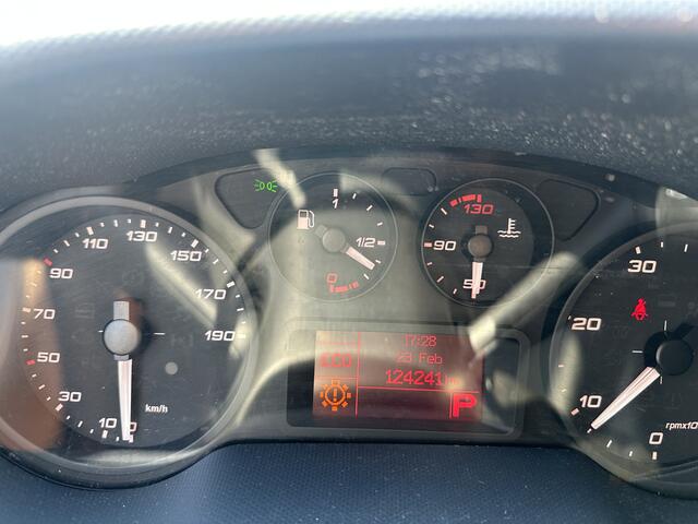 Iveco DAILY 35S14 2.3 Aut. Airco Bakwagen+Klep