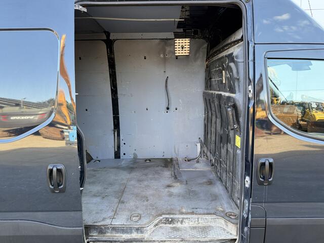 Iveco DAILY 35S14 2.3 Automaat L2H2 Climate Control Cruise Control 3.5t Trekhaak