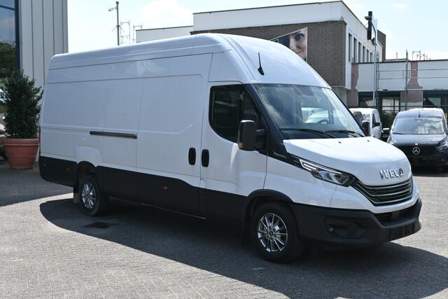 Iveco DAILY 35S18 L4H3 Maxi 3.0 180 pk Hi-Matic LED, ACC, Geveerde stoel, Camera, Navigatie