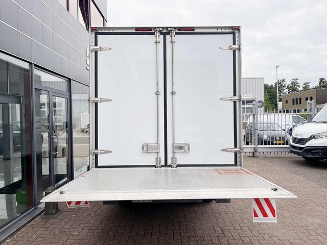Iveco DAILY 35C14 Aut. Koelwagen Vrieswagen Bakwagen Laadklep Dubbellucht