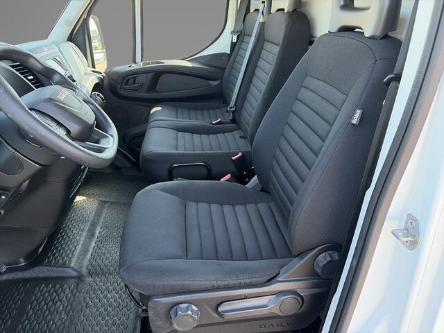 Iveco DAILY 35C16 2.3 410 Laadklep 750kg, Rails in vloer, Spoiler