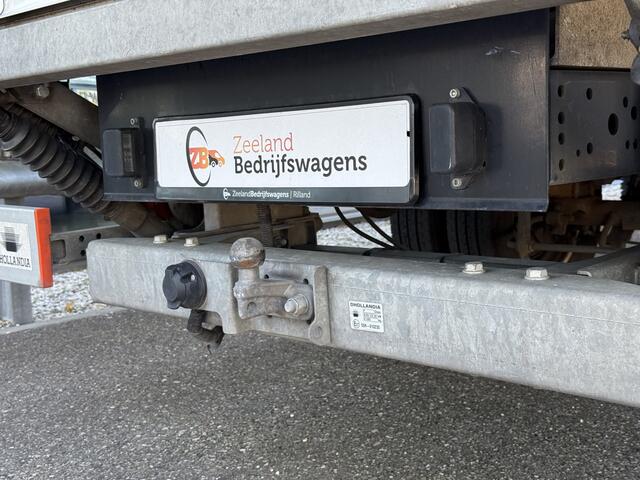 Iveco DAILY 35C18H 3.0 Bakwagen met laadklep | Zijdeur | Trekhaak | Dubbel lucht | Navi | Cruisec. | LED