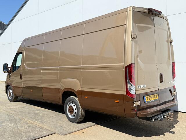 Iveco DAILY 35S18 3.0 Automaat L4H3 180PK Cruise control LED Climate control Camera Trekhaak 3.5t Luchtgeveerde stoel