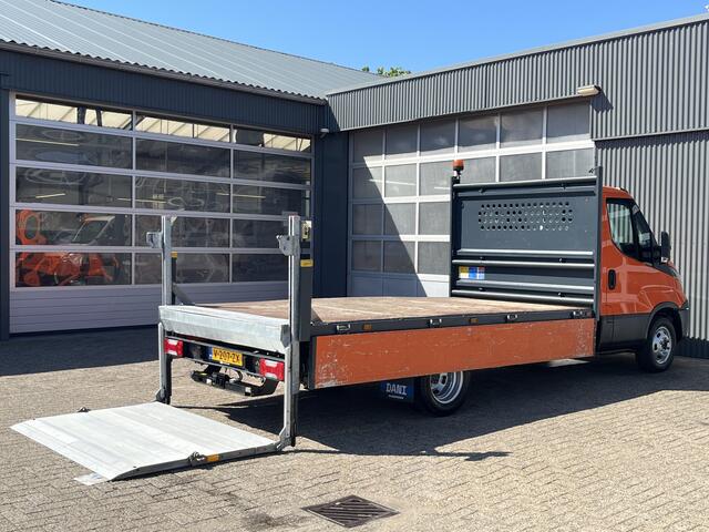Iveco DAILY 35C14 2.3 375 Laadklep 500kg Trekhaak 3500kg trekgewicht Airco 2-Persoons Open laadbak Pick-up P-up Bakwagen Telefoonverbinding 1e eigenaar Euro 6 Bpm vrij !!!