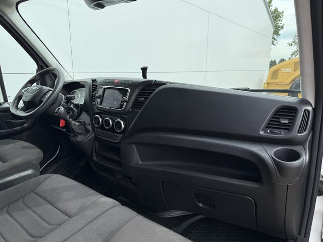 Iveco DAILY 35C16 3.0 160PK Bakwagen Laadklep Zijdeur Camera Climate Control Bluetooth Luchtgeveerde stoel Meubelbak Koffer