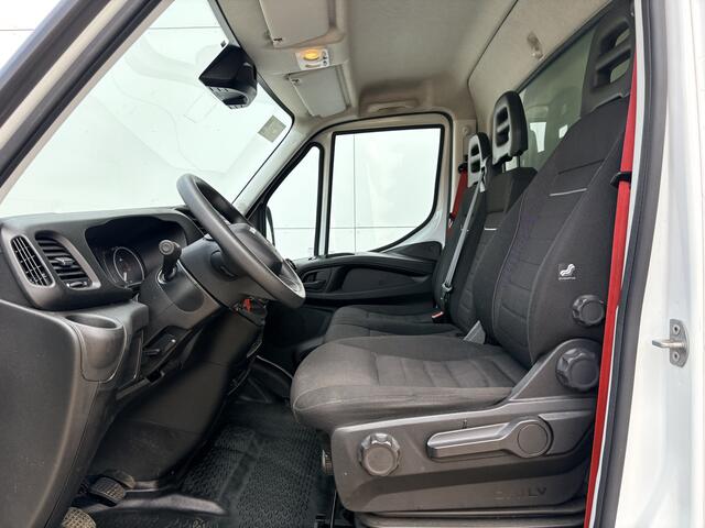 Iveco DAILY 35C16 3.0 160PK Bakwagen Laadklep Zijdeur Camera Climate Control Bluetooth Meubelbak Koffer