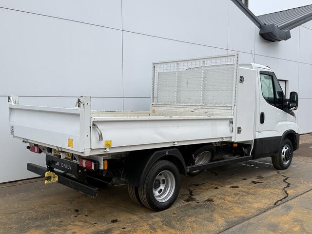 Iveco DAILY 35C16 3.0 L4 Kipper Dubbellucht Airco Cruise Control 3.5T Trekhaak Lederen bekleding Benne Tipper