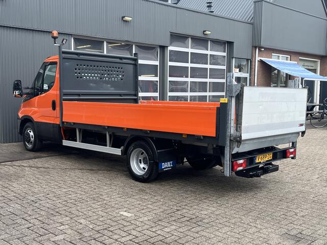Iveco DAILY 35C14 2.3 375 Laadklep 500kg Trekhaak 3500kg trekgewicht Airco 2-Persoons Open laadbak Pick-up P-up Bakwagen Telefoonverbinding 1e eigenaar Euro 6 Bpm vrij !!!