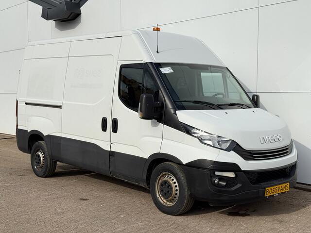 Iveco DAILY 35S14 2.3 352 L2H2 Airco Cruise Control 3,5tons Trekhaak Inbouw