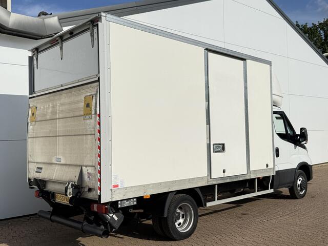 Iveco DAILY 35C16 3.0 160PK Bakwagen Laadklep Zijdeur Camera Climate Control Bluetooth Luchtgeveerde stoel Meubelbak Koffer