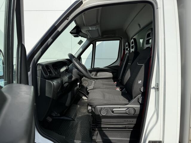 Iveco DAILY 35C16 3.0 160PK Bakwagen Laadklep Zijdeur Camera Climate Control Bluetooth Luchtgeveerde stoel Meubelbak Koffer