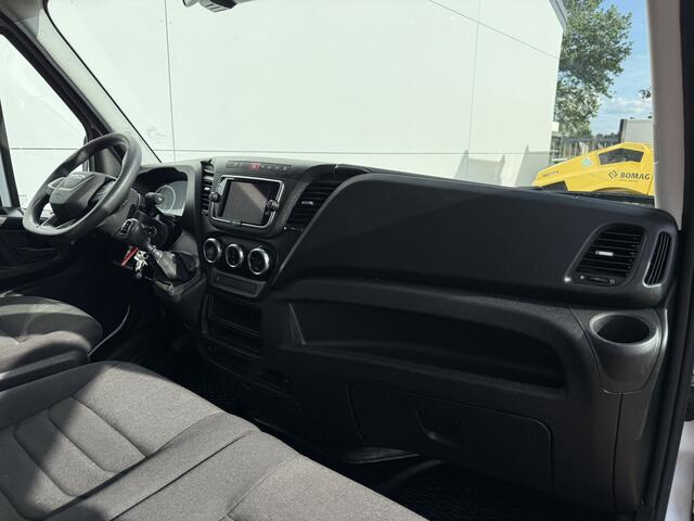 Iveco DAILY 35C16 3.0 160PK Bakwagen Laadklep Zijdeur Camera Climate Control Bluetooth Luchtgeveerde stoel Meubelbak Koffer