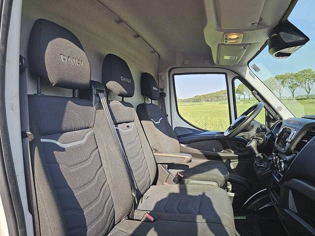 Iveco DAILY 35C18HV 3.0 410 L4H2 Cruise control, Airco, Pdc, Navi, Camera, Led, Climatecontrol, Trekhaak
