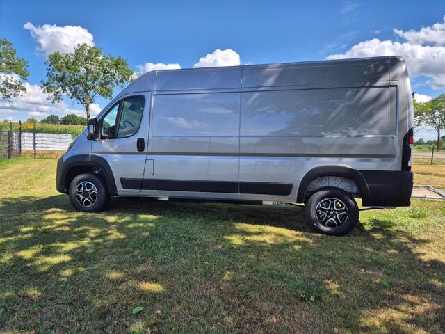 Iveco SuperJolly 4.25t L3H2 Heavy 110 kWh Artense Grey Full Option Adaptieve Cruise Control, Navigatie, LED Koplampen